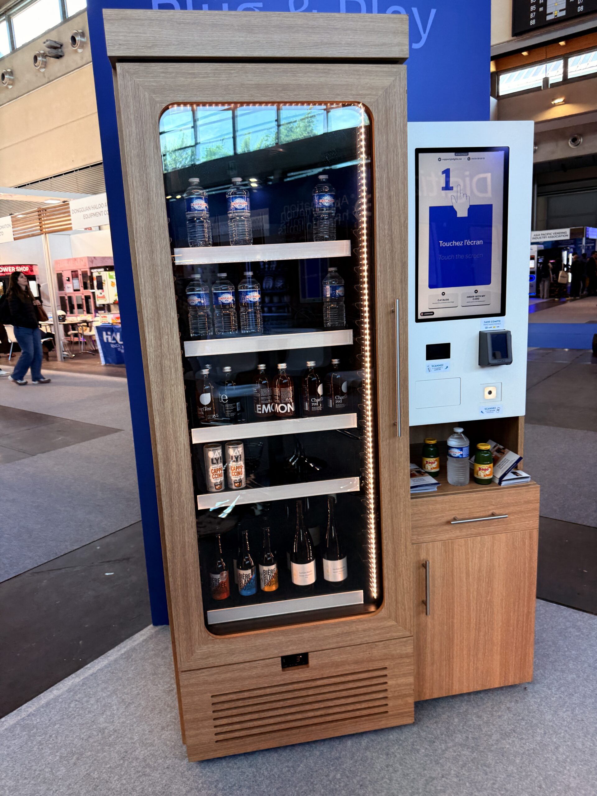 Grab and go smart fridge vending cabinet with touchscreen kiosk and card reader
